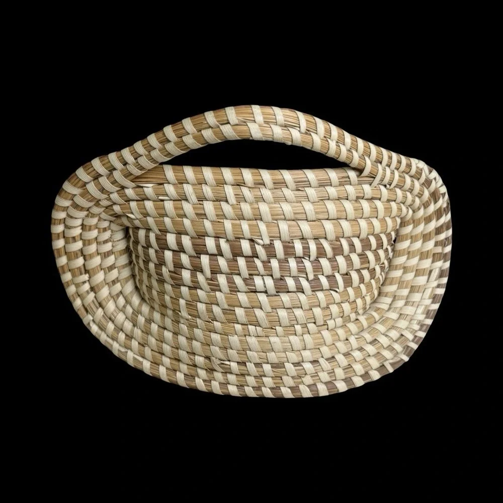 Sweet Grass Woven Wall Pocket Basket Folk Art South Carolina Gullah Seagrass